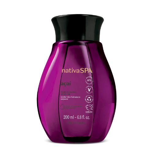 Nativa Spa. Cuidado do grão à pele.  Com uma textura inovadora e surpreendente, o Óleo Hidratante Corporal Nativa SPA Açaí vai deixar a pele com um toque aveludado e sedoso. Com ele a pele já sai hidratada e perfumada do banho! Nada mais prático para quem tem pouco tempo, mas não quer abdicar do seu momento de cuidado. O óleo hidratante corporal potencia a hidratação da pele graças à sua fórmula desenvolvida com Extrato de Girassol e gotas purificadas de Quinoa, que devolve a vitalidade da pele potencializando o colagénio e previnindo a perda de elasticidade.  Fácil de aplicar e de espalhar Não deixa a pele pegajosa Preserva os níveis de humidade da pele garantindo hidratação profunda e duradoura Perfume envolvente  Como Usar: No banho, depois de lavares o corpo, ainda com a pele húmida e dentro do chuveiro, aplica o Óleo Hidratante Corporal com movimentos circulares. De seguida, podes escolher enxaguar ou não.