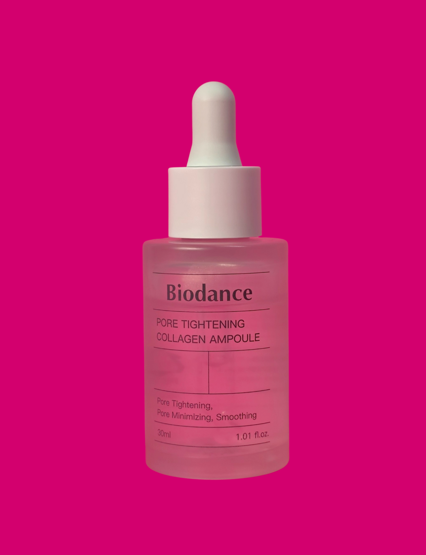 O sérum facial Biodance Pore Tightening Collagen Ampoule.  Ajuda a reduzir a aparência dos poros e a melhorar a elasticidade da pele.  Contém colagénio de ultra baixo peso molecular e o peptídeo patenteado SYN-COLL para estimular a produção de colagénio.  Proporciona hidratação intensa com 10 tipos de ácido hialurónico.